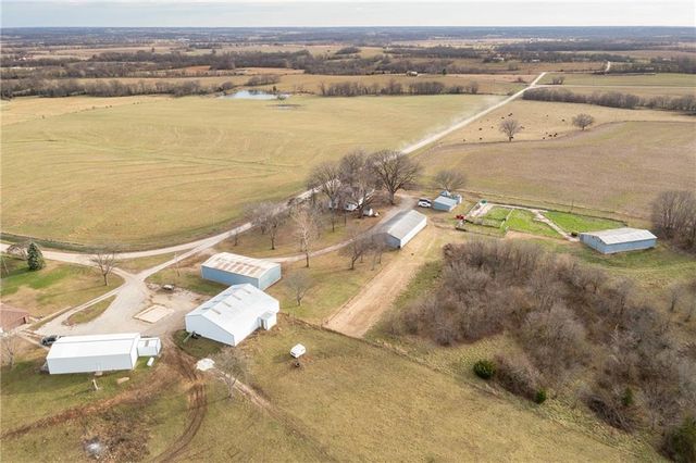 64 SW 401st Road, Centerview, MO 64019