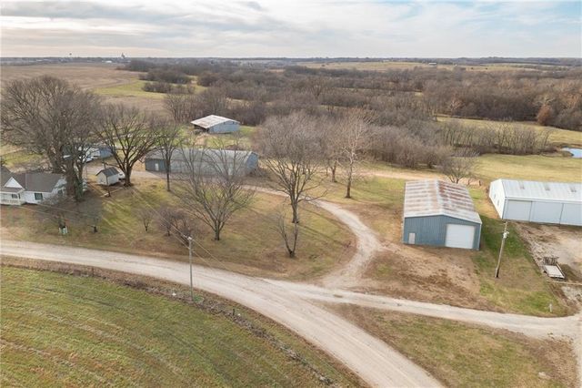 64 SW 401st Road, Centerview, MO 64019