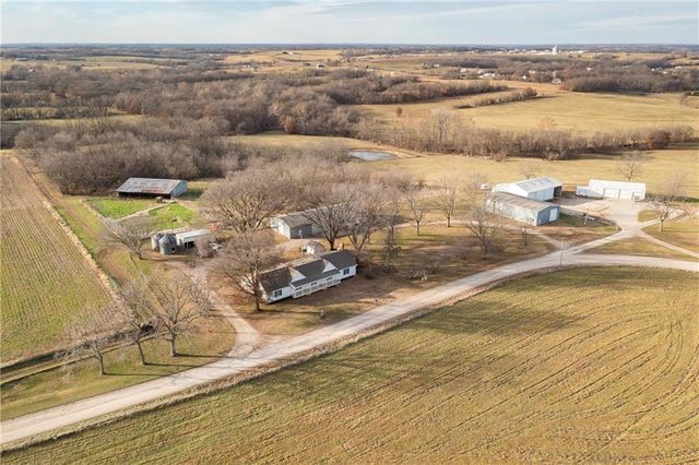 64 SW 401st Road, Centerview, MO 64019