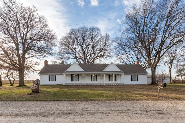 64 SW 401st Road, Centerview, MO 64019