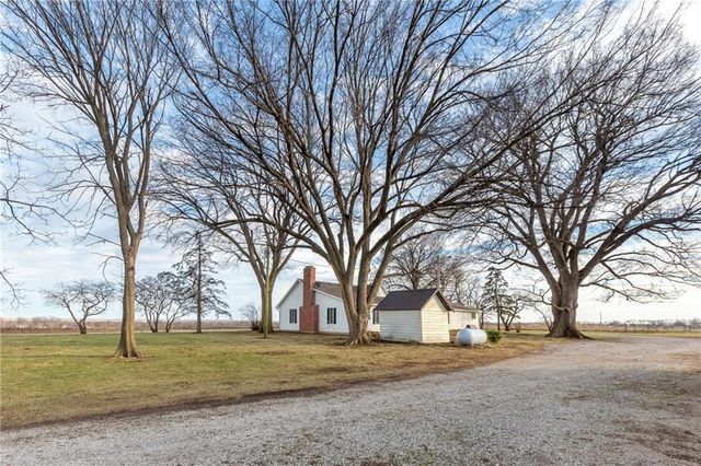 64 SW 401st Road, Centerview, MO 64019