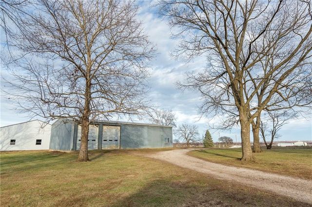 64 SW 401st Road, Centerview, MO 64019