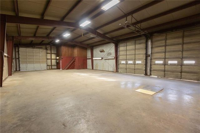 64 SW 401st Road, Centerview, MO 64019