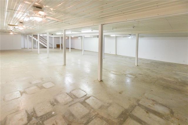 64 SW 401st Road, Centerview, MO 64019