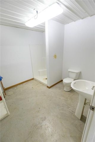 64 SW 401st Road, Centerview, MO 64019