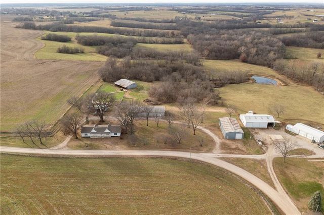 64 SW 401st Road, Centerview, MO 64019