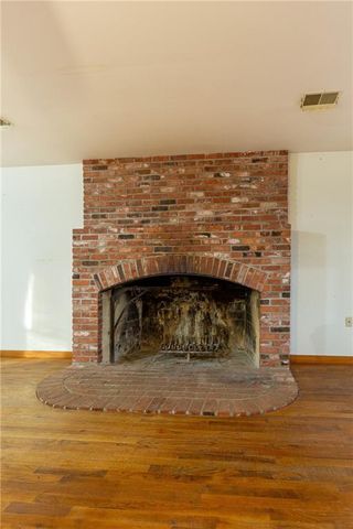 64 SW 401st Road, Centerview, MO 64019