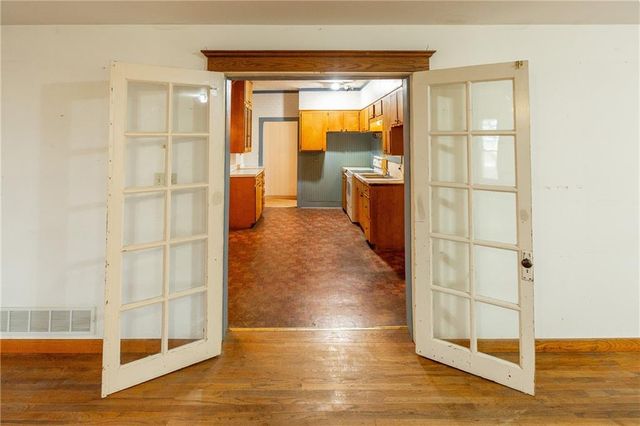 64 SW 401st Road, Centerview, MO 64019