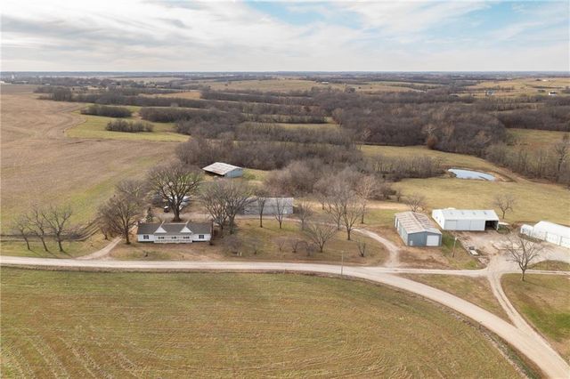 64 SW 401st Road, Centerview, MO 64019
