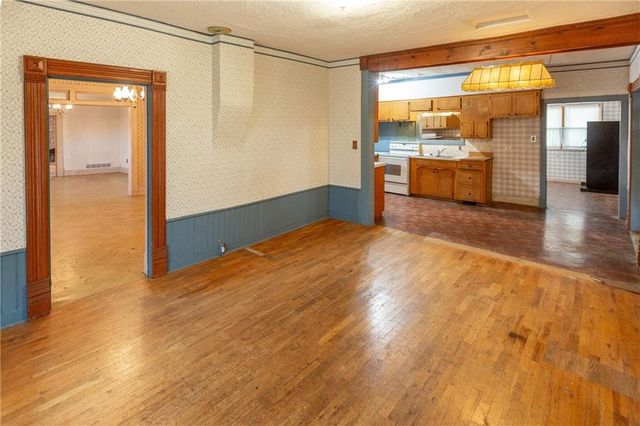 64 SW 401st Road, Centerview, MO 64019