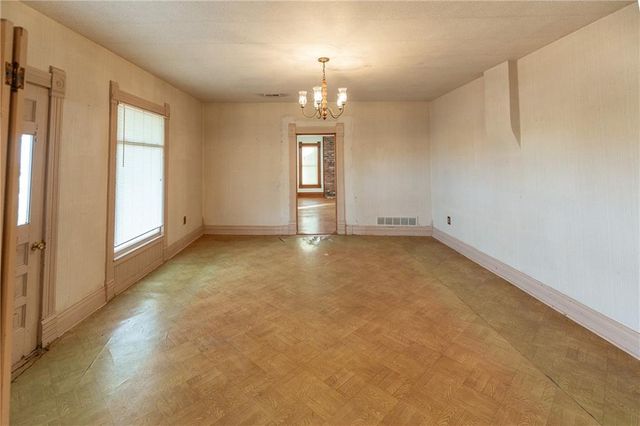 64 SW 401st Road, Centerview, MO 64019