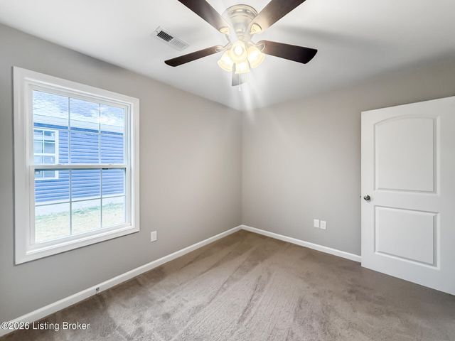 203 Charles Carr Dr, Harrodsburg, KY 40330