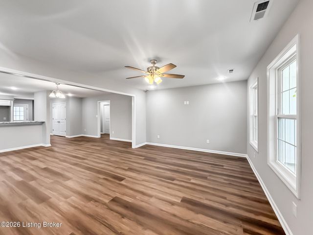 203 Charles Carr Dr, Harrodsburg, KY 40330