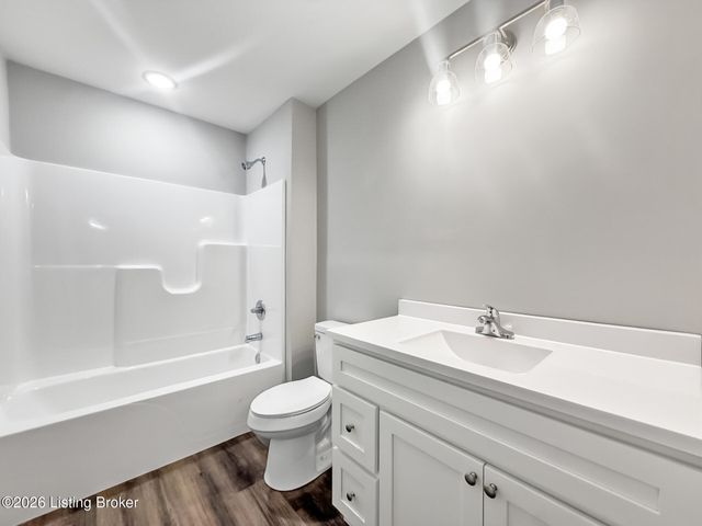 203 Charles Carr Dr, Harrodsburg, KY 40330