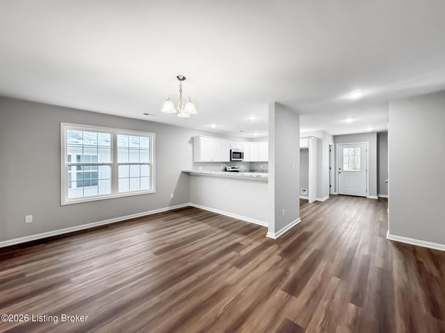 203 Charles Carr Dr, Harrodsburg, KY 40330