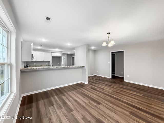 203 Charles Carr Dr, Harrodsburg, KY 40330