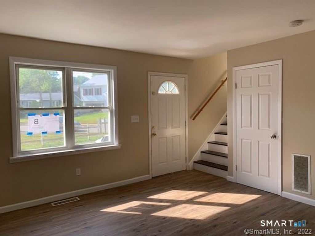 15 Krakow Street A, Derby, CT 06418