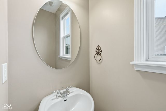 5774 Bluff View Lane, Whitestown, IN 46075