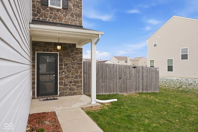 5774 Bluff View Lane, Whitestown, IN 46075