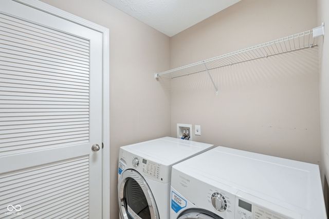 5774 Bluff View Lane, Whitestown, IN 46075