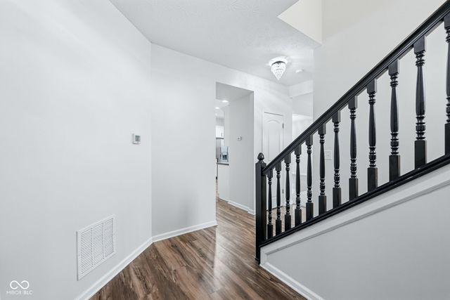 5774 Bluff View Lane, Whitestown, IN 46075