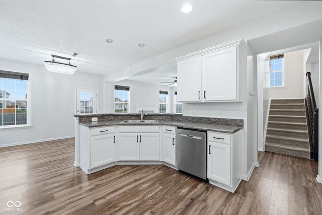 5774 Bluff View Lane, Whitestown, IN 46075