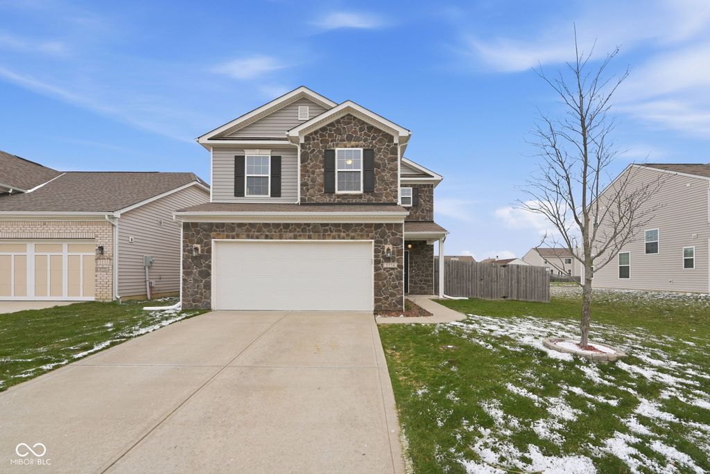 5774 Bluff View Lane, Whitestown, IN 46075
