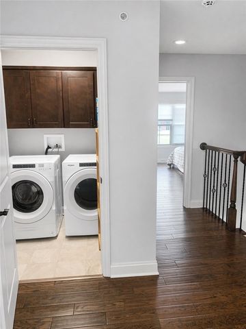 245 Lucca Ln, Upper St Clair, PA 15241