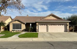 2743 Zion Way, Hanford, CA 93230
