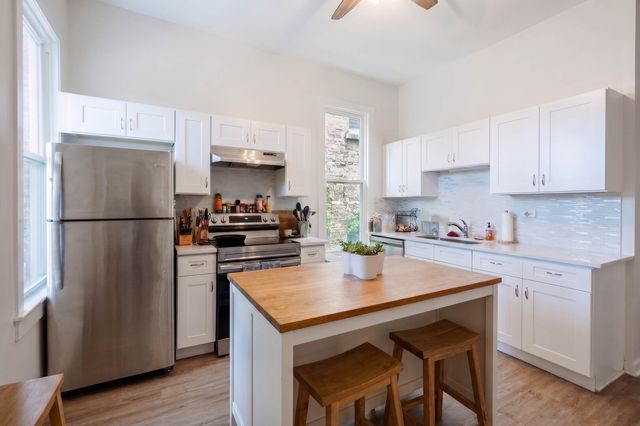 3646 W Wabansia Avenue 2, Chicago, IL 60647