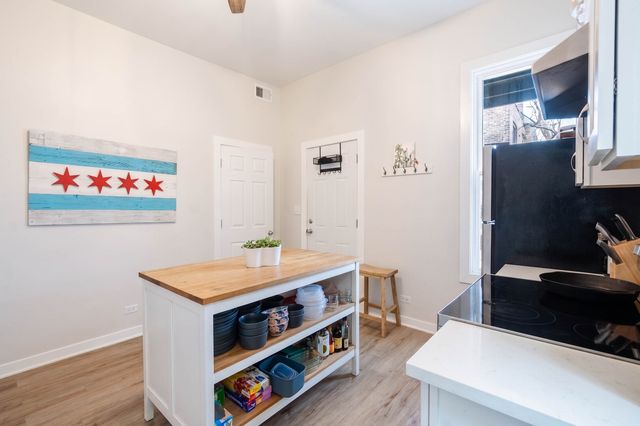 3646 W Wabansia Avenue 2, Chicago, IL 60647