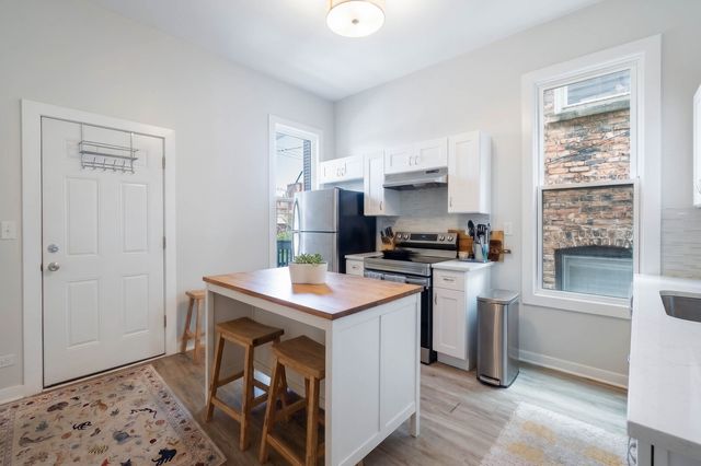 3646 W Wabansia Avenue 2, Chicago, IL 60647