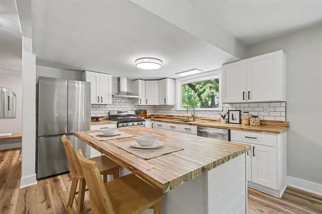 18195 148th Avenue, Spring Lake, MI 49456