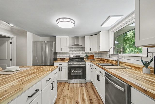 18195 148th Avenue, Spring Lake, MI 49456