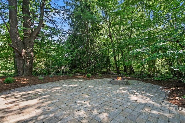 18195 148th Avenue, Spring Lake, MI 49456