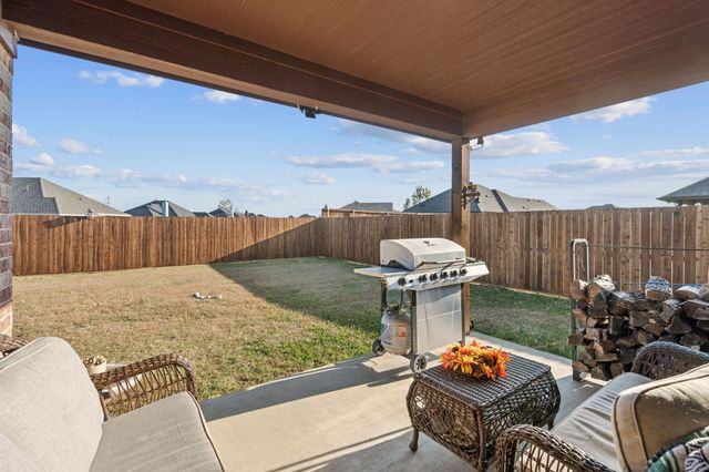 105 Cherry Point Drive, Palmer, TX 75152