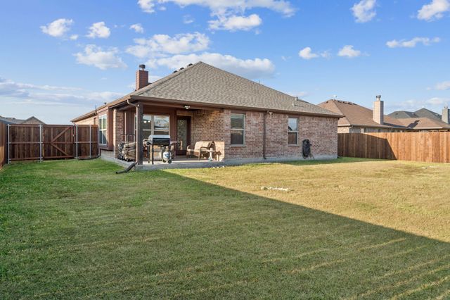 105 Cherry Point Drive, Palmer, TX 75152