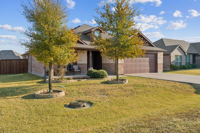 105 Cherry Point Drive, Palmer, TX 75152