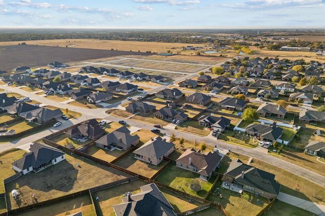 105 Cherry Point Drive, Palmer, TX 75152