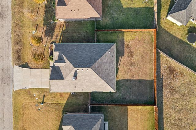 105 Cherry Point Drive, Palmer, TX 75152