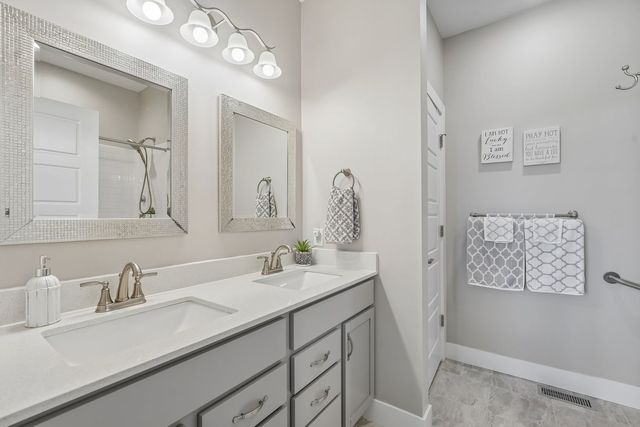 549 Landing Court, Washington Twp, PA 15613