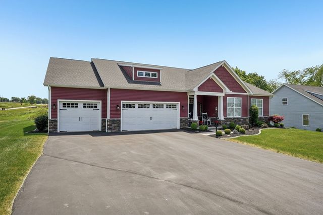 549 Landing Court, Washington Twp, PA 15613