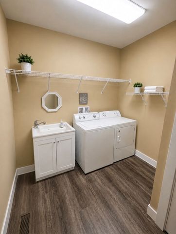 549 Landing Court, Washington Twp, PA 15613