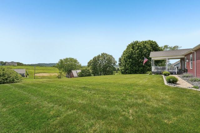 549 Landing Court, Washington Twp, PA 15613