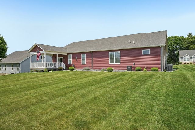 549 Landing Court, Washington Twp, PA 15613
