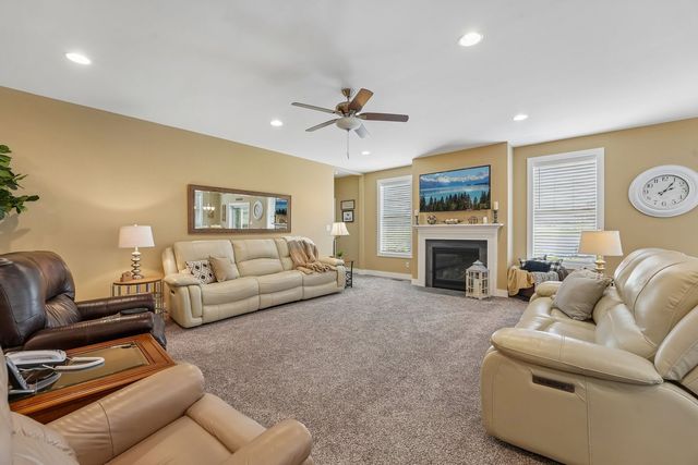 549 Landing Court, Washington Twp, PA 15613
