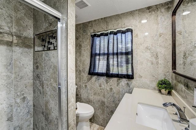 11935 RIVERHILLS DRIVE, Temple Terrace, FL 33617