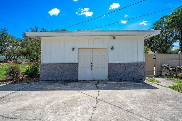 11935 RIVERHILLS DRIVE, Temple Terrace, FL 33617