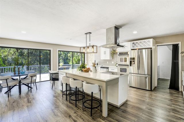 11935 RIVERHILLS DRIVE, Temple Terrace, FL 33617
