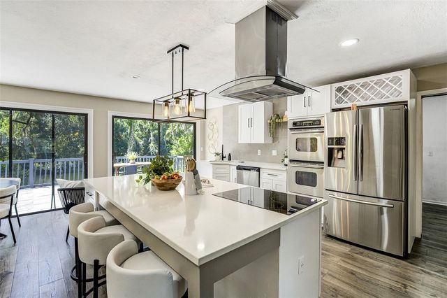 11935 RIVERHILLS DRIVE, Temple Terrace, FL 33617